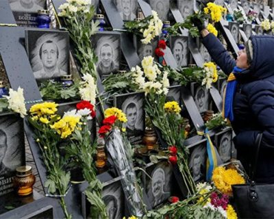 Театр абсурда: на Украине снова ищут виновных в расстреле «Небесной сотни»