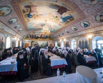 Киевский диктатор приказал епископам УПЦ явится в Украинский дом