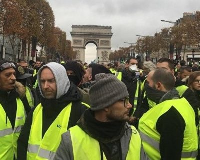 Причины протестов во Франции и медиаэксперт Шарий убегает от облака слезоточивого газа