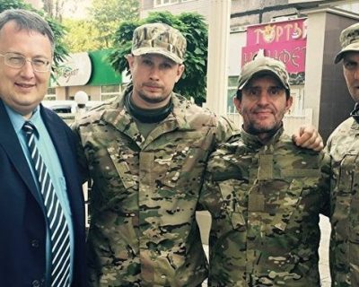 Красавица Золушка и чудовище Шкиряк, - чтобы жизнь Мальвиной не казалась