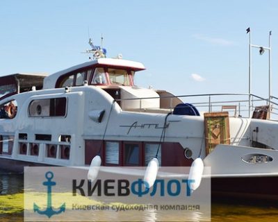 Можно ли заказать теплоход в Киеве со своей едой и напитками?