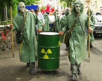 Американцы возят по Киеву ядерное топливо... Жёлто-голубых рабов не жалко