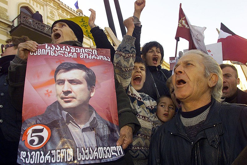 «Революция роз». Грузия. 2003 год.