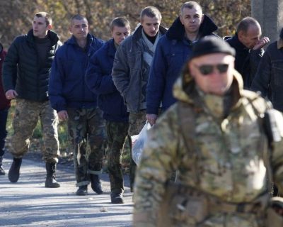 Зеленский пытается спасти рейтинг