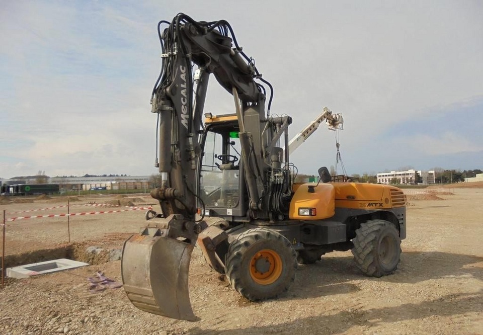 Колёсный Экскаватор Mecalac 12MTX XpQb