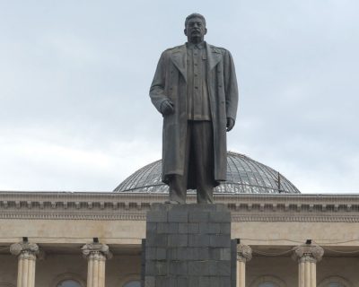 Грузины потребовали восстановить памятник Сталину