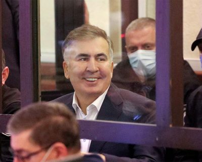 В Тбилиси начался первый очный суд над Саакашвили