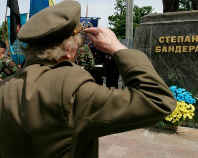 На Украине паника: бандеробесы подались в леса, роют землянки