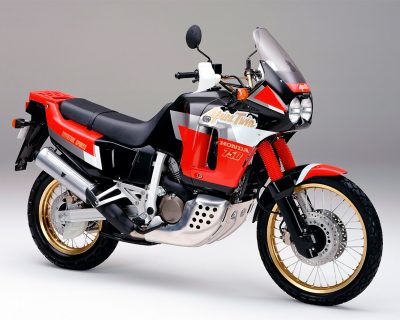Всебічний погляд на Honda Africa Twin: чи підходить вам цей мотоцикл?