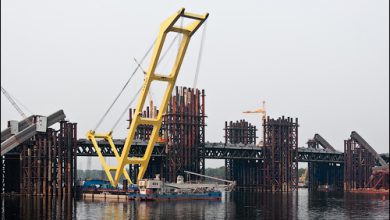 Photo of На помощь мостостроителям пригнали гигантский "Захар"