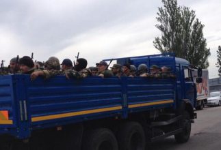 Photo of Через украинскую границу прорвались несколько грузовиков с вооруженными людьми