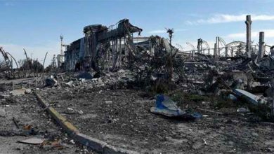 Photo of В аэропорту Луганска откопали склад с американским оружием