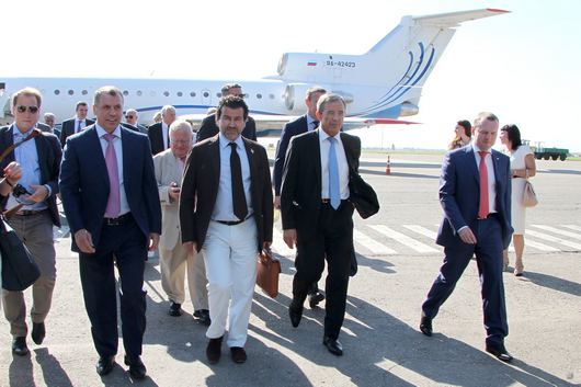 Парламентская делегация Франции в аэропорту Симферополя
