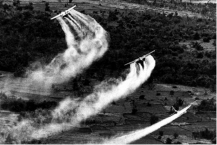 США применяют химическое оружие против Вьетнама