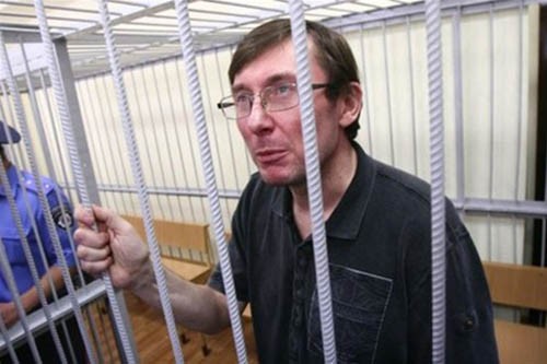 Нынешнему генпрокурору Украины Юрию Луценко светит вторая ходка на зону. На этот раз за фальсификацию уголовного дела против невиновного человека.
