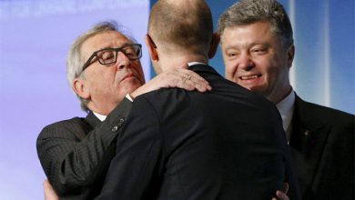Photo of На саммите НАТО пьяный Юнкер едва не упал на киевского диктатора