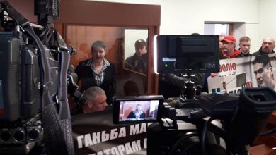 Photo of Суд выпустил на свободу политзаключённую Надежду Савченко
