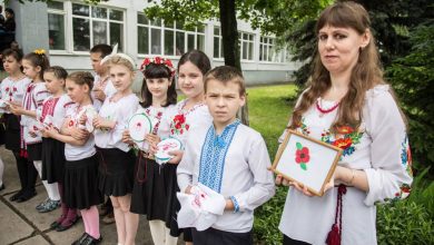 Photo of Киевские школьники плюют на «украинский контент»